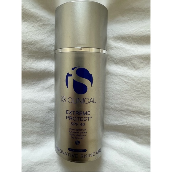 Is Clinical Extreme Protect SPF 40 BRONZE - Picture 1 of 5